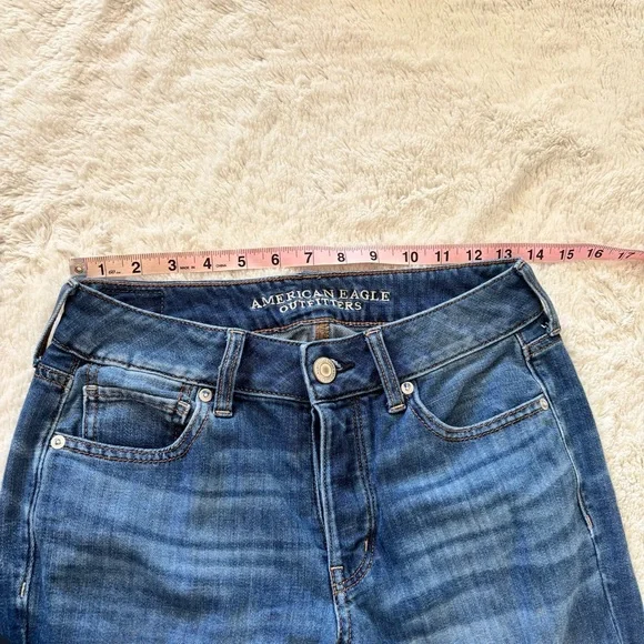 American Eagle Tomgirl Jeans - Picture 6 of 9